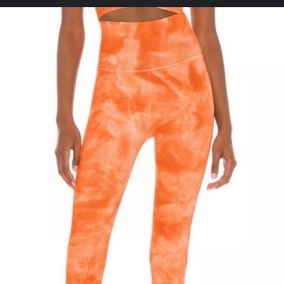 Under Armour 3/4 Active Wear Leggings - Picture 1 of 12